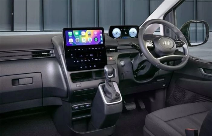  Không gian nội thất của xe cũng có nhiều điểm mới như: Màn hình công cụ kỹ thuật số 10,25 inch, màn hình thông tin giải trí 10,25 inch...