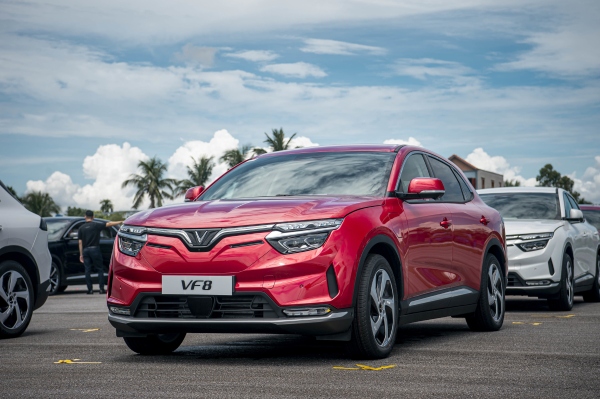 Lỗi phanh cầu trước, VinFast triệu hồi 6032 xe VF 8