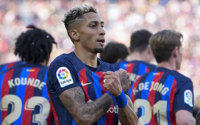 Barcelona củng cố ngôi đầu La Liga