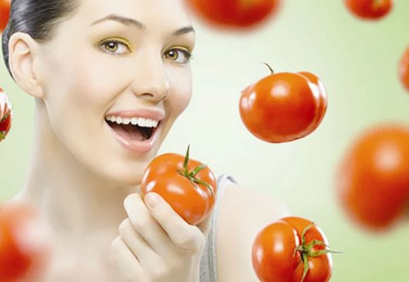 Cà chua không chỉ để ăn mà còn có những cách làm đẹp tuyệt vời này cho làn da