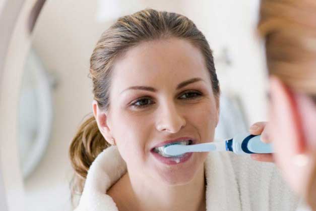 Uống 1 cốc nước trước hay sau khi đánh răng là tốt? Câu trả lời khiến nhiều người bất ngờ