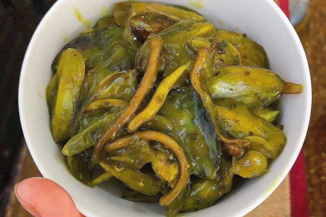 Đặc sản giá bể xào Hải Phòng phải kiên nhẫn mới ăn được, thử một lần là nhớ mãi