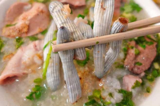 Lạ miệng món cháo sá sùng - loài trùng biển đắt đỏ chưa ăn thì sợ mà thử là mê