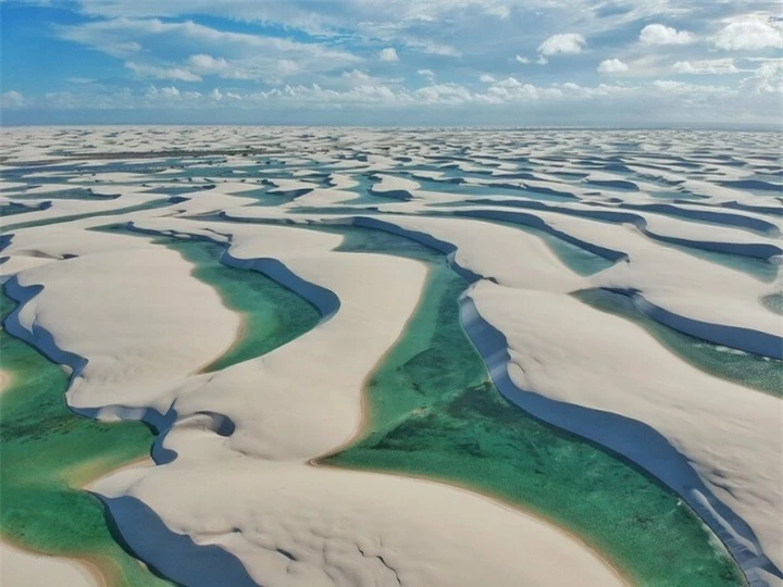Mãn nhãn trước cảnh quan độc đáo tại ‘sa mạc ngập nước’ có 1-0-2 trên thế giới - 1