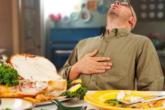 Ăn tối quá no và đủ chất sẽ gây nhiều bệnh tật