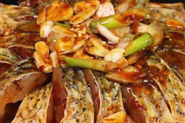 Cho cá vào nồi ướp theo cách này, ăn một lần là nhớ mãi