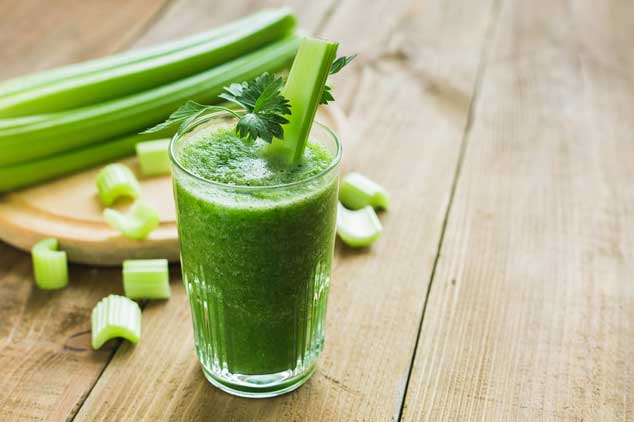 Mỗi ngày một cốc nước ép cần tây giúp giảm cân đẹp da, chẳng tốn tiền đi spa