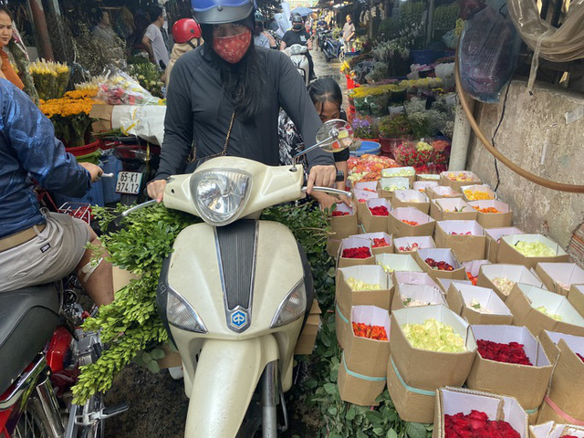 Bất ngờ với nguồn cung hoa hồng dịp lễ 8/3