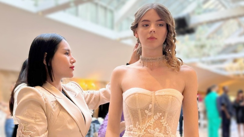 Tinh thần dân tộc trong bộ sưu tập trang sức kim cương của nhà thiết kế Lê Nguyễn Nhật Linh trên đất Pháp