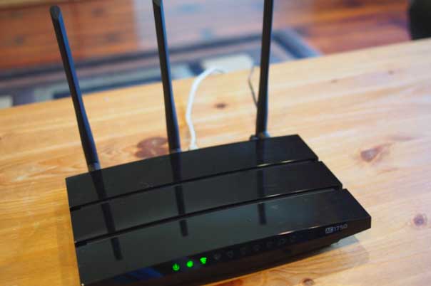 Cục phát wifi đặt ở vị trí này giúp sóng nhanh gấp 3 lần, không biết thật là phí