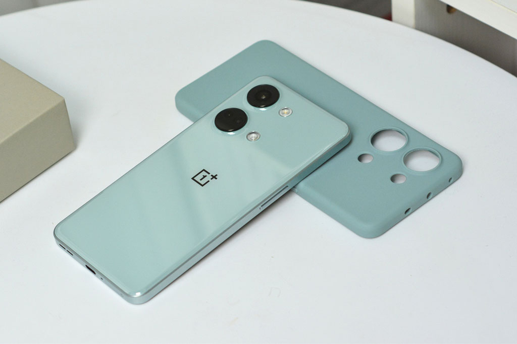 Smartphone chip Dimensity 9000, RAM 16 GB, sạc 80W, giá gần 8 triệu đồng