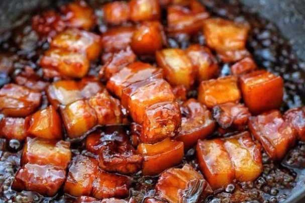 Thêm thứ này vào nồi thịt kho, miếng thịt nhanh nhừ, mềm tan, không có mùi hôi