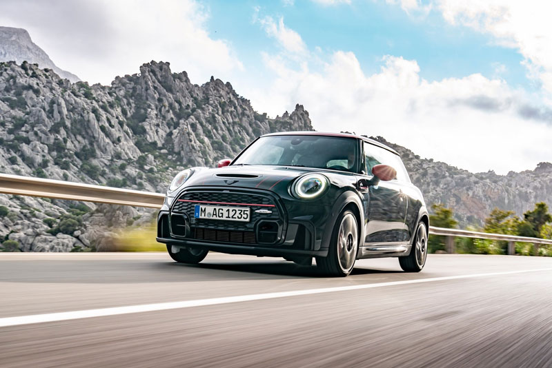 Bảng giá xe MINI tháng 3/2023