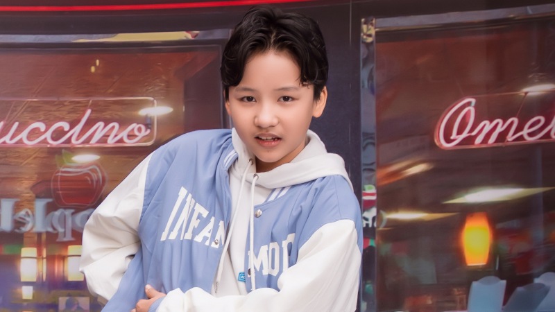 Quán quân 'Gương mặt thân quen 2022' Nam Phong coi mẹ là thần tượng