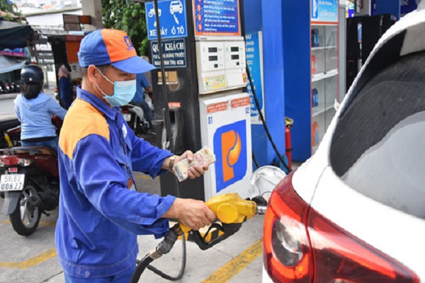 Tập trung gỡ khó về xăng dầu, trái phiếu và bất động sản