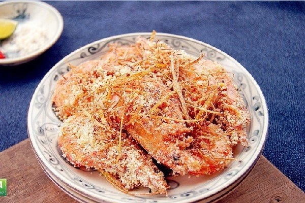 Thực đơn cơm chiều: Tôm rang muối kiểu Hongkong, măng xào thịt, canh sườn củ cải trắng