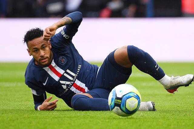 Giới chủ PSG xem xét việc bán Neymar ngay Hè 2023