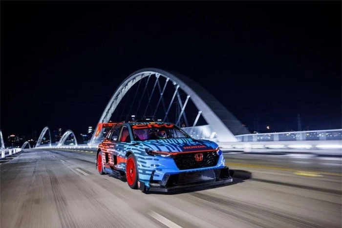 Được biết, mẫu xe sẽ xuất hiện tại giải đua khai mạc mùa giải Firestone Grand Prix ở St. Petersburg trong thời gian tới.