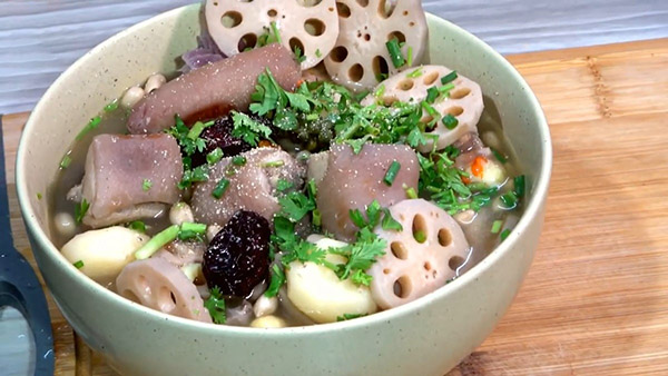 Thực đơn cơm chiều: Đổi món ngày thời tiết chuyển lạnh