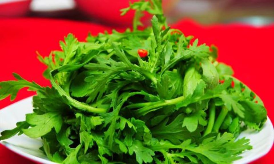 Những công dụng ''vàng'' của rau cải cúc đối với sức khỏe