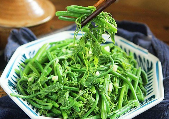 Đầu bếp mách cách xào rau su su xanh mướt