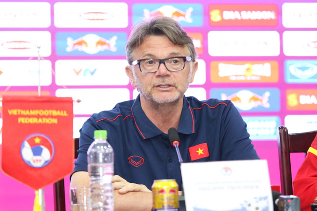 Vì mục tiêu World Cup, HLV Troussier muốn V.League kéo dài 10 tháng