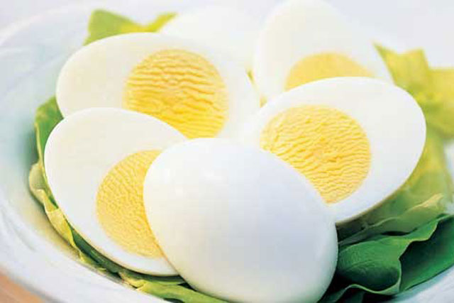 Lòng trắng hay lòng đỏ trứng gà bổ dưỡng hơn?