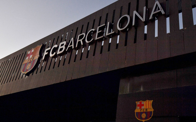 Barcelona tiếp tục đối mặt với cáo buộc tham nhũng