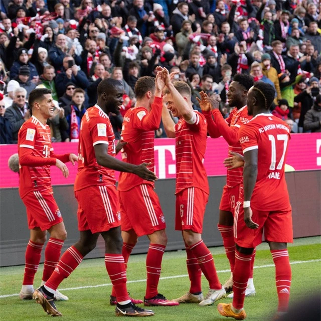 Bayern Munich giành chiến thắng trước Augsburg | Vòng 24 Bundesliga - Ảnh 1.