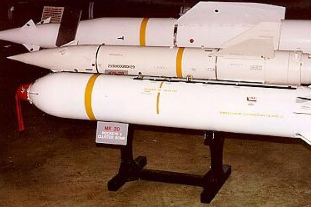 Ukraine muốn Mỹ cung cấp bom chùm thả từ UAV để tấn công thiết giáp của Nga?