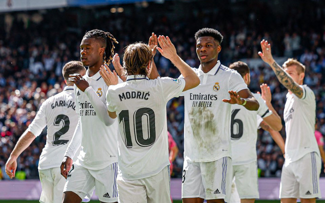 Real Madrid ngược dòng ấn tượng trước Espanyol