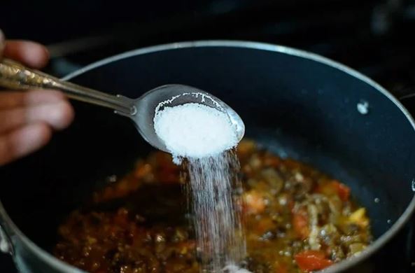 Lỡ tay nấu mặn cũng chẳng sao, cho thêm thứ này là khắc phục được, không cần thêm nước