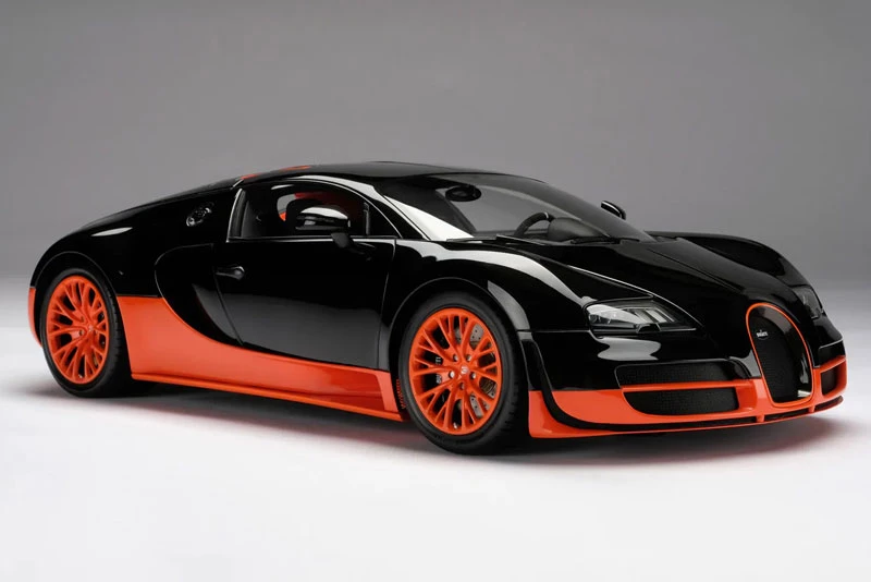 8. Bugatti Veyron Super Sport (vận tốc tối đa: 431 km/h).