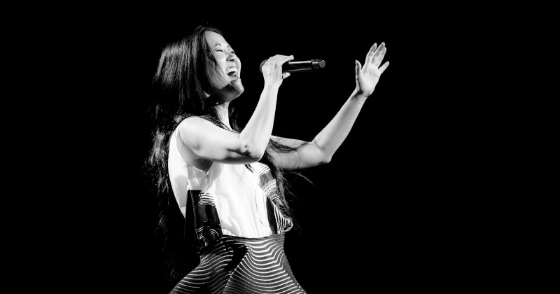 Hoài niệm với màn “song ca” đặc biệt giữa cô Bống Hồng Nhung hiện tại và quá khứ