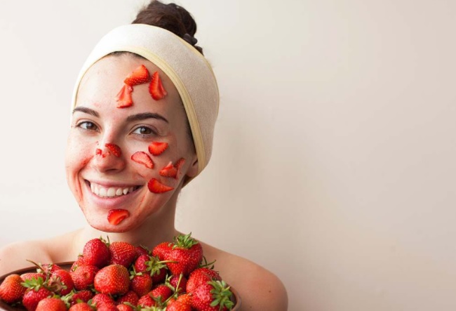 Bí quyết làm đẹp da từ quả dâu tây