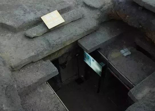 Khám phá lăng mộ con trai Trọng Thủy, nằm sâu 17m dưới lòng đất và còn nguyên vẹn 10.000 di tích văn hóa