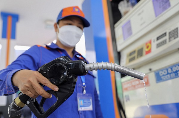 Xăng, dầu đồng loạt tăng giá