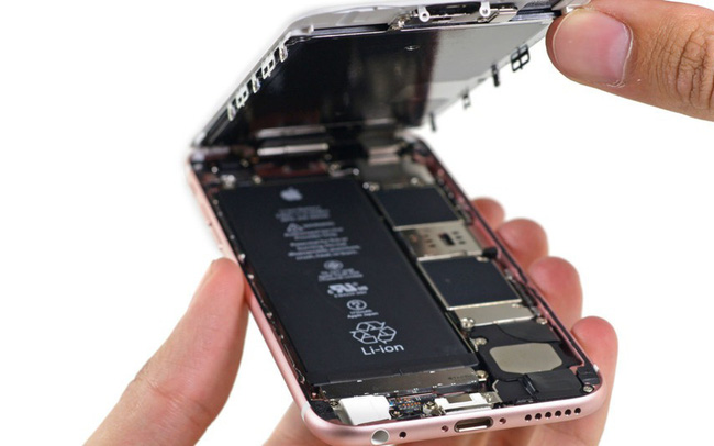 Apple tăng 10-30% giá thay pin iPhone, iPad tại Việt Nam