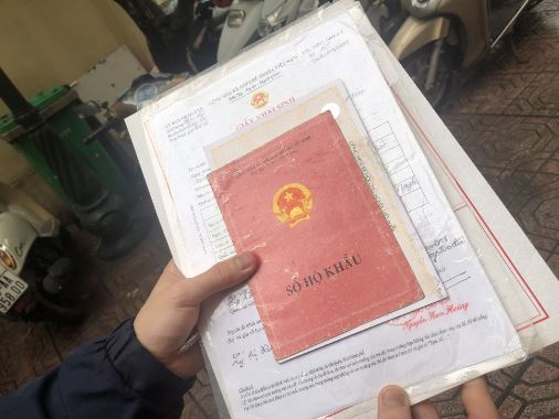 Vẫn còn tình trạng yêu cầu người dân xuất trình giấy xác nhận cư trú