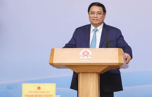 Thủ tướng: Chuyển đổi cách làm du lịch "một mùa”, kéo dài thời hạn lưu trú, mở rộng visa điện tử