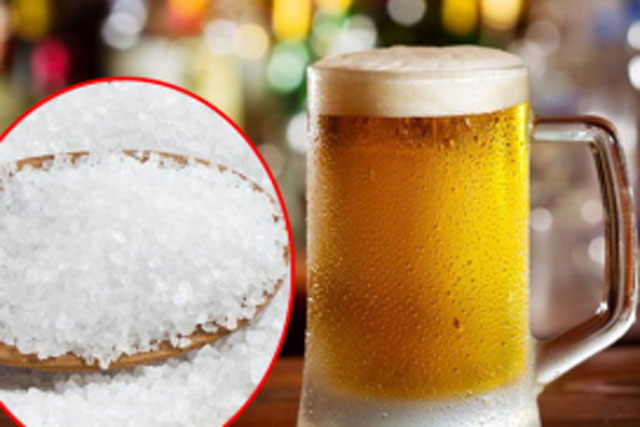 Vô tình thả nắm muối vào lon bia uống dở: Ai ngờ bà nội trợ phát hiện ra "chân ái" tiết kiệm tiền triệu