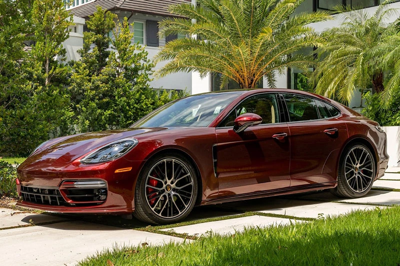 6. Porsche Panamera.