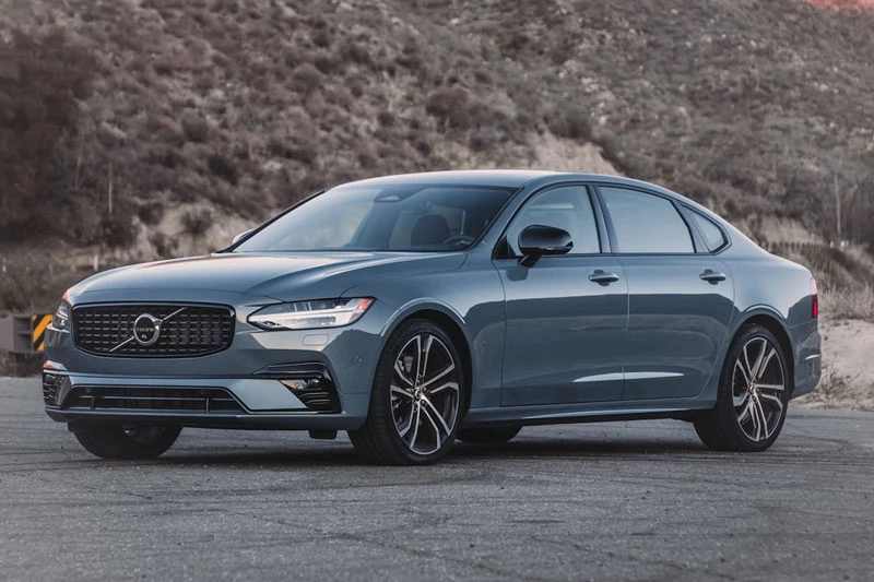 8. Volvo S90.