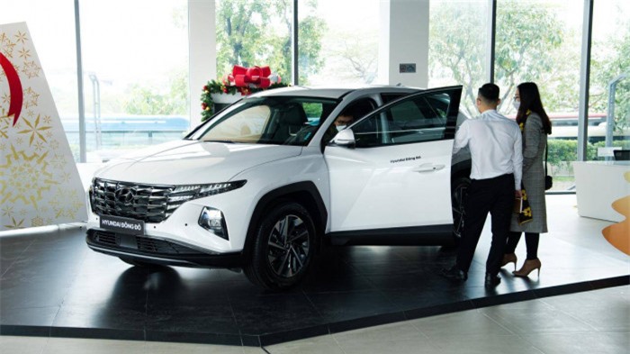 Đề xuất giảm lệ phí trước bạ cho ô tô lắp ráp trong năm 2023