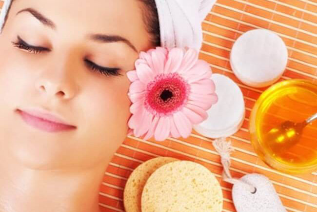 Rửa mặt bằng mật ong hàng ngày có tốt không?