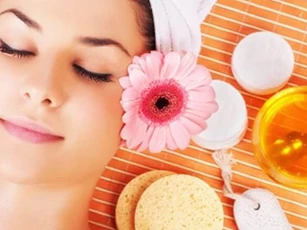 Rửa mặt bằng mật ong hàng ngày có tốt không?