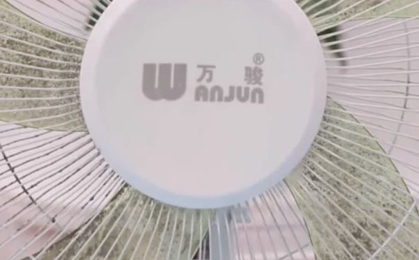 3 cách làm sạch quạt điện không cần tháo khung, phụ nữ cũng làm ngon ơ