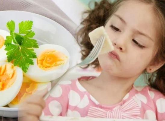 Sai lầm khi cho trẻ ăn trứng gây hại sức khỏe, mẹ thương con nên tránh ngay