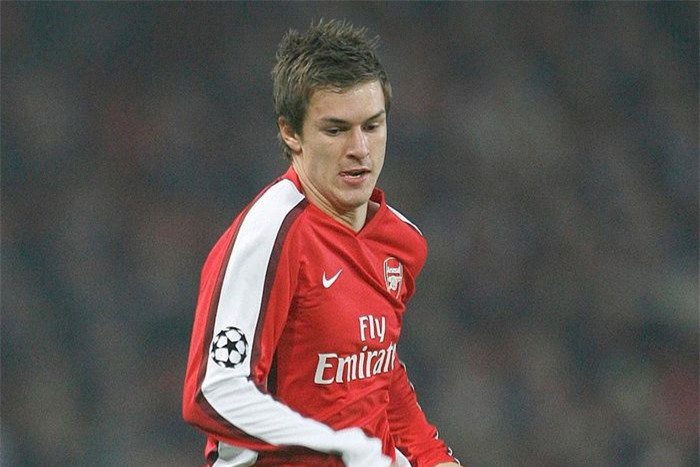  10. Aaron Ramsey (Arsenal, 10/2008). Ở tuổi 17, 9 tháng và 23 ngày, Ramsey là người mở tỷ số trong trận thắng 5-2 của Arsenal trước Fenerbahce ở vòng bảng mùa giải 2007/08. 