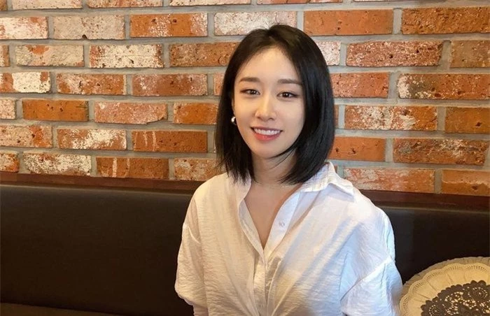 Park Ji Yeon không có tên trong Top 15 vào năm 2022. Năm nay, cô góp mặt trong Top 10 với 38.453 phiếu bầu. Lý do cựu thành viên T-ara được chú ý trở lại được cho là nhờ đám cưới với cầu thủ bóng chày Hwang Jae Gyun vào cuối năm 2022. Ảnh: IG.